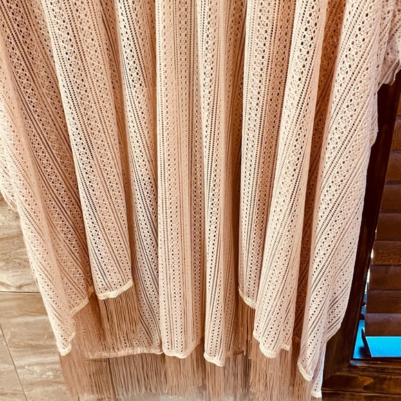 Women’s cardigan. Short butterfly sleeves, blush color. Fringe hem. One size. - Picture 2 of 8